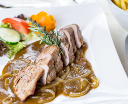 Hotel Restaurant Landhaus zur Issel Isselburg Bocholt Anholt Speisekarte Essen gehen Biergarten gut bürgerliche Küche Hotelzimmer Zimmer buchen