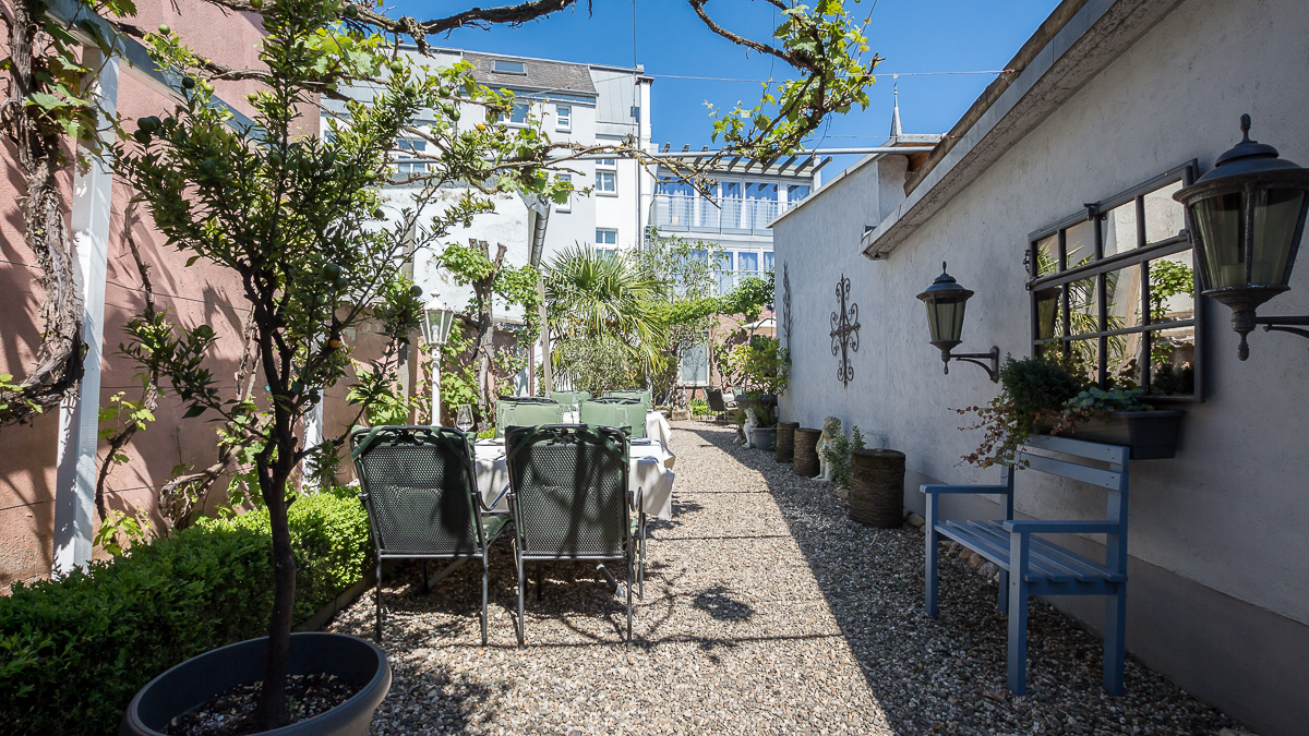 Hotel Restaurant Landhaus zur Issel Isselburg Garten essen Biergarten Bocholt Dinxperlo Niederrhein Münsterland