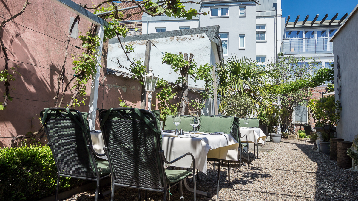 Hotel Restaurant Landhaus zur Issel Isselburg Garten essen Biergarten Bocholt Dinxperlo Niederrhein Münsterland