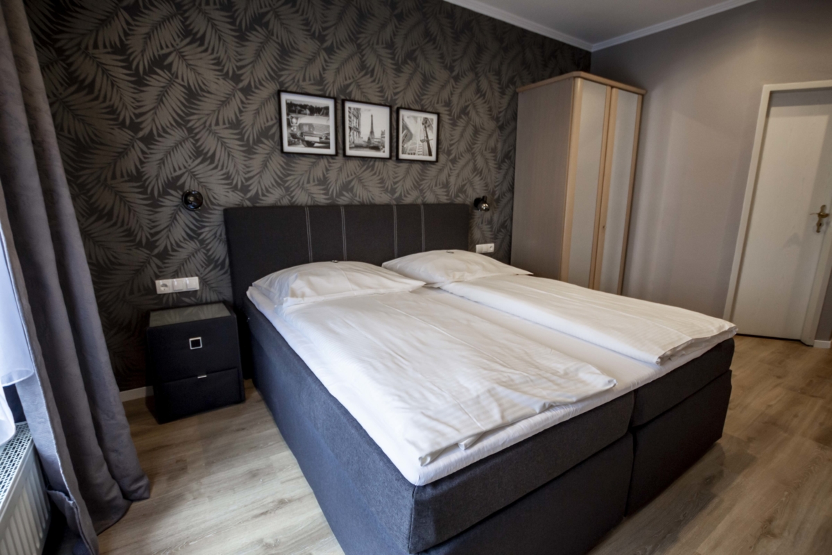 Hotel Zimmer buchen, Bocholt, Landhaus zur Issel Rees Isselburg Wesel Grenzgebiet niederlande Hotel und Restaurant Biergarten