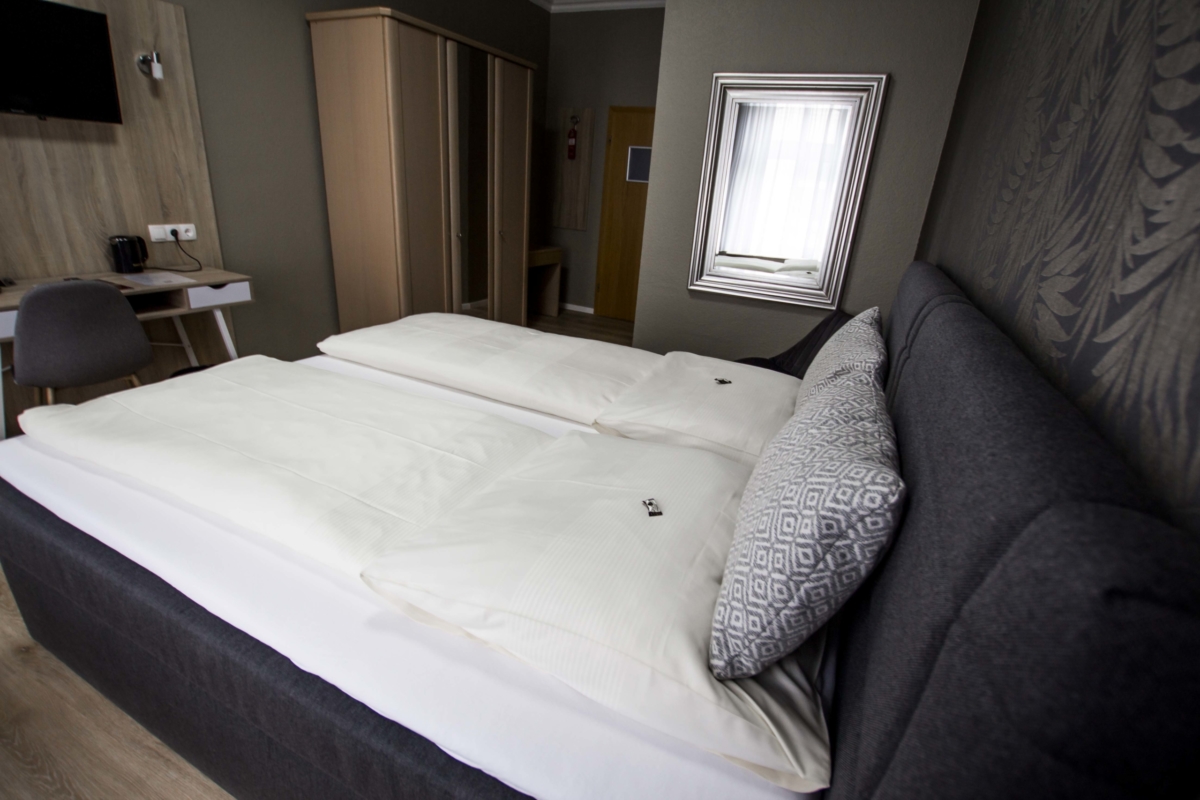 Hotel Zimmer buchen, Bocholt, Landhaus zur Issel, Rees Isselburg Wesel, Grenzgebiet niederlande, Hotel und Restaurant, Biergarten