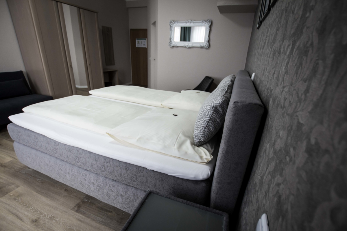 Hotel Zimmer buchen, Bocholt, Landhaus zur Issel, Rees Isselburg Wesel, Grenzgebiet niederlande, Hotel und Restaurant, Biergarten